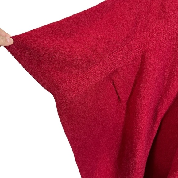 ECHOVIEW Red Peruvian Wool & Baby Alpaca V-neck Poncho - Picture 5 of 8